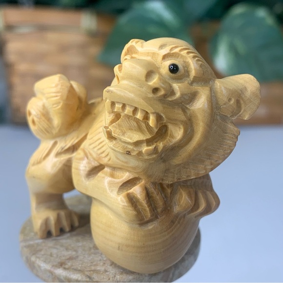 Vintage Hand Carved Pixiu Boxwood Netsuke Animal Figurine Wood Carving 2.2"x2" - Picture 2 of 15